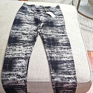 BCBG Generation Leggings Abstract Geometric patterns Size Small nwt